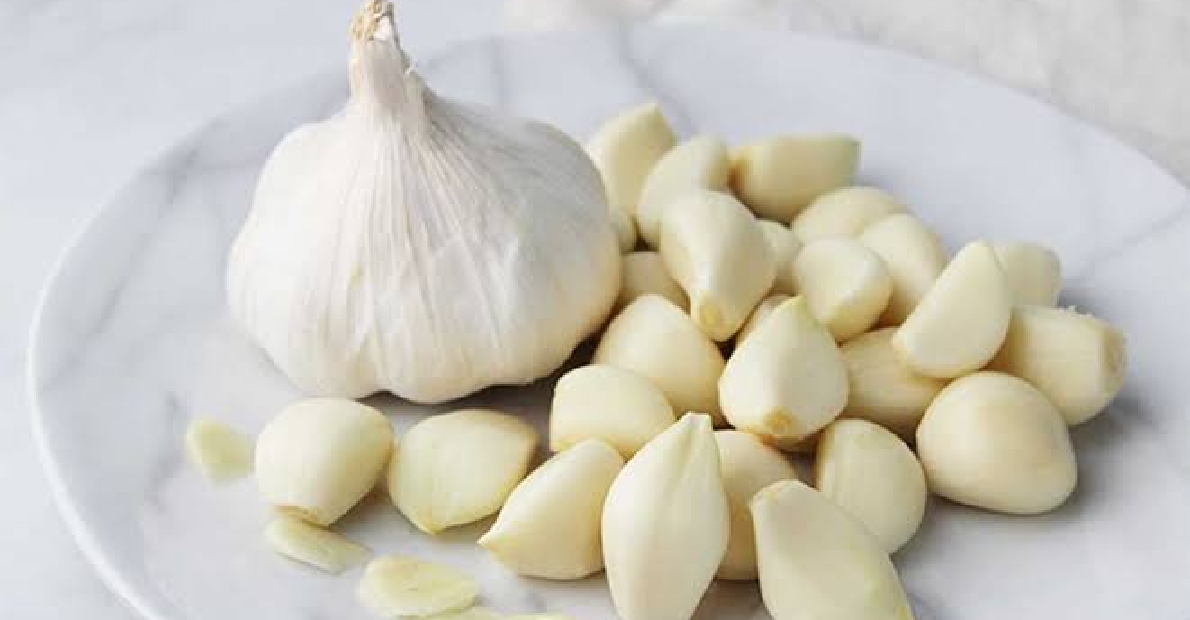 benefits-of-eating-garlic-on-an-empty-stomach