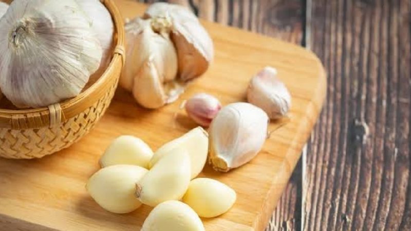 Garlic: వెల్లుల్లిని పరిగడపునే ఎందుకు తినాలో తెలుసా.?