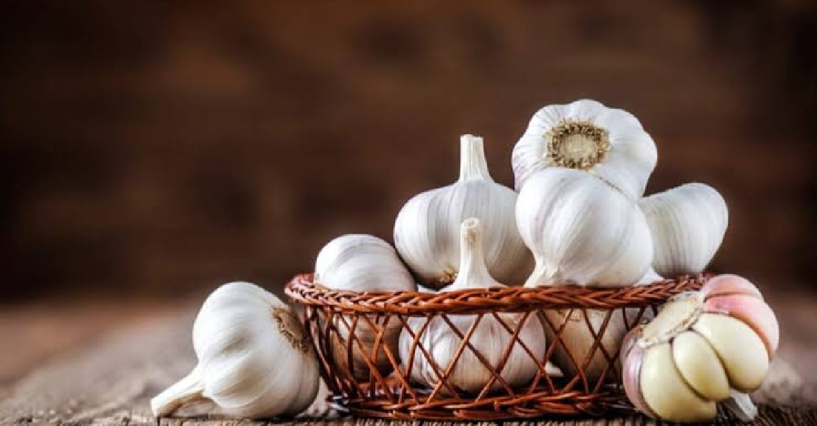 benefits-of-eating-garlic-on-an-empty-stomach